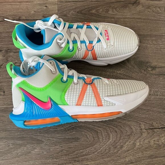 Nike Men's Lebron Witness 7 Basketball Shoe - Picture 1 of 8